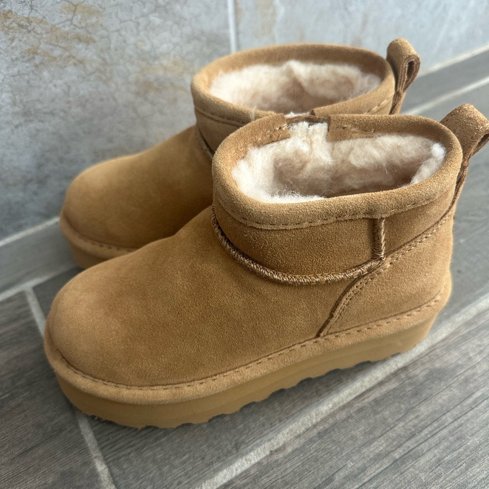 Bear Paw Size 13 Ankle Boots with Fur Lining - Like New